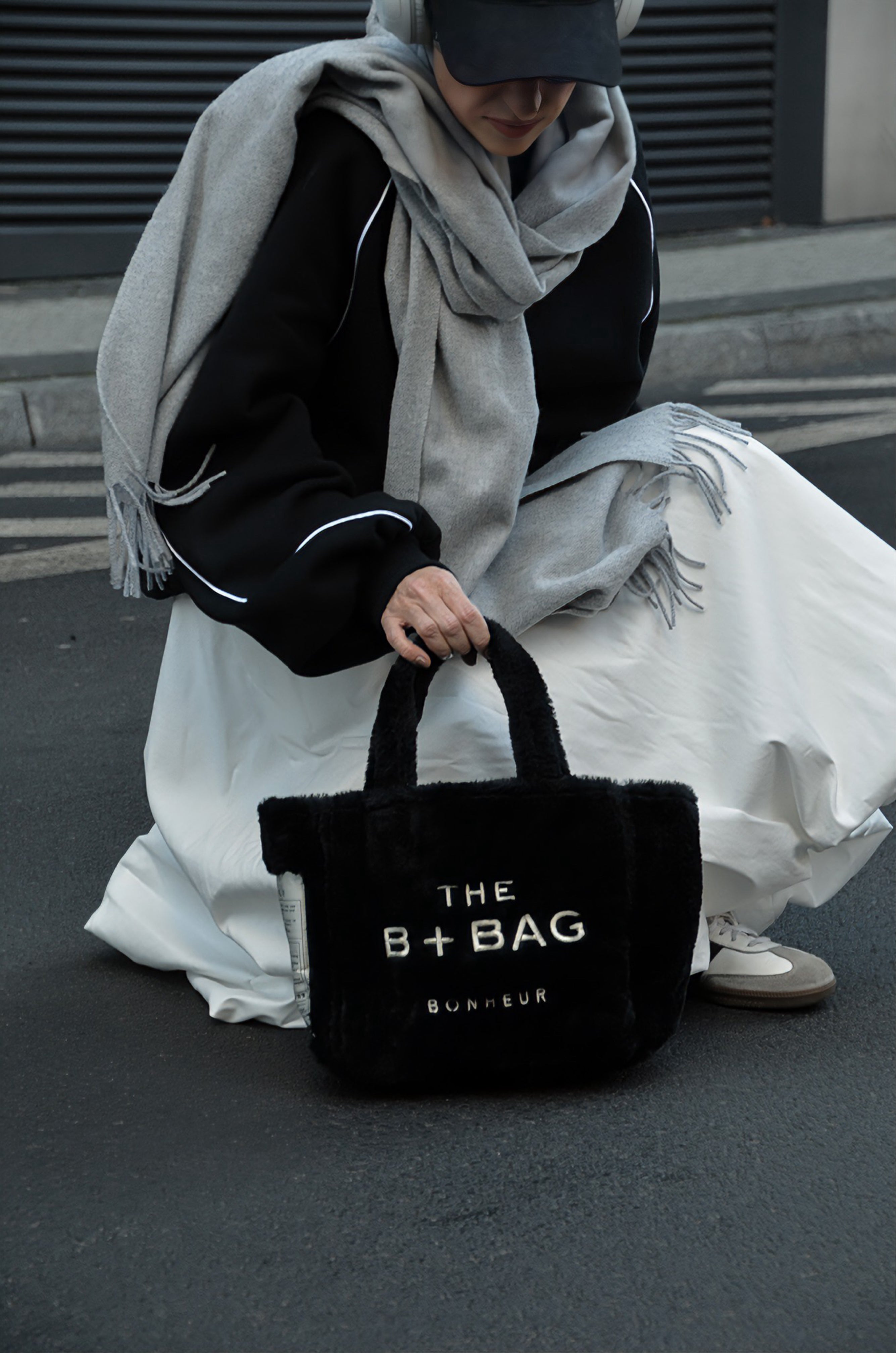 Fluffy Tote Bag - Phantom Black