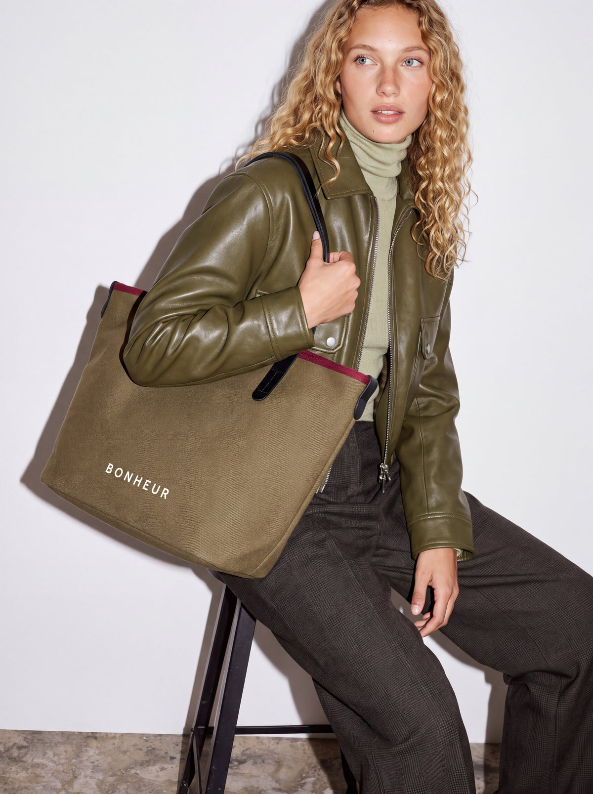 N°8 Canvas - Bronze Olive