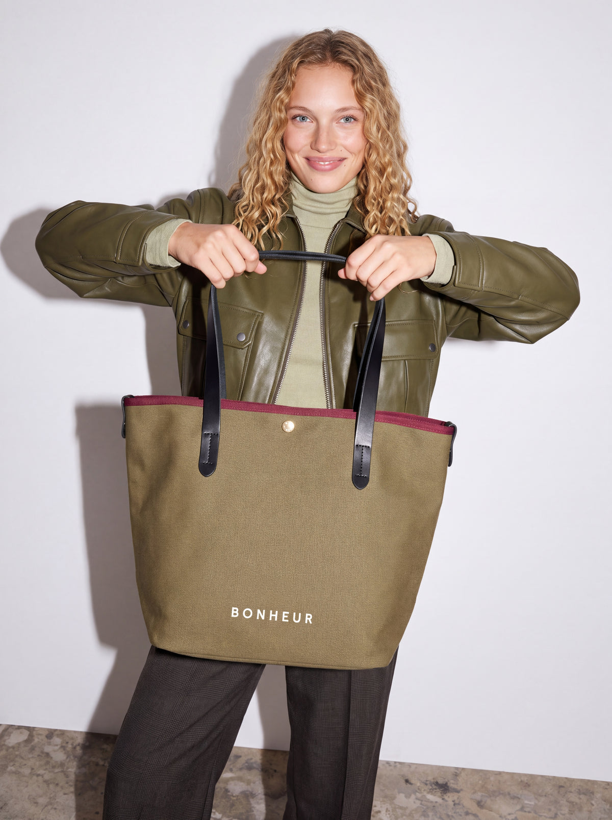 N°8 Canvas - Bronze Olive