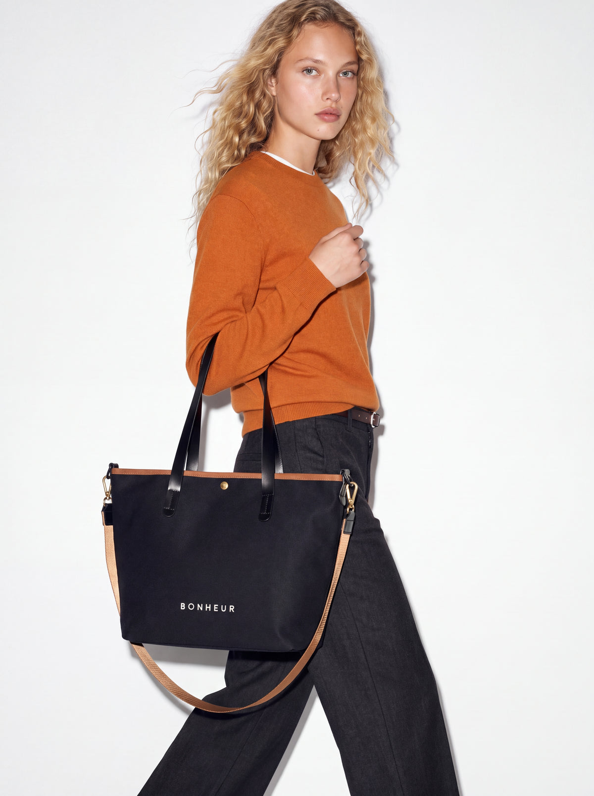 N°8 Canvas - Black Caramel