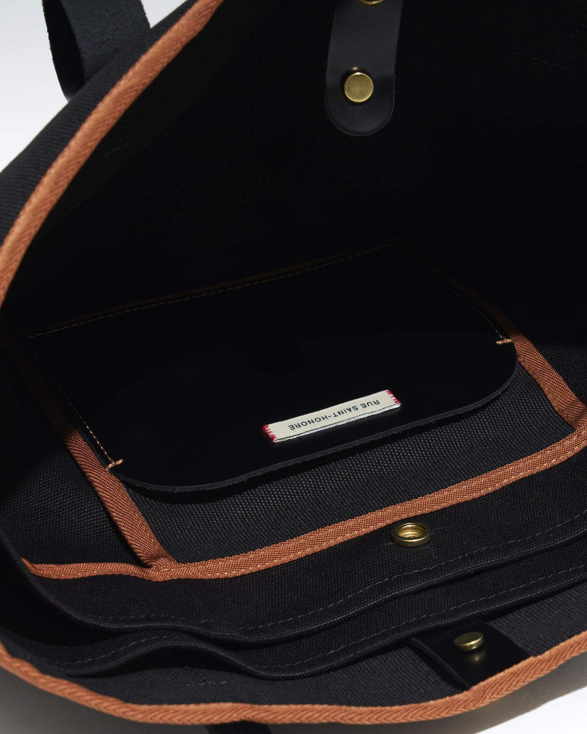 N°8 Canvas Black Caramel kanvas çanta — iç detay