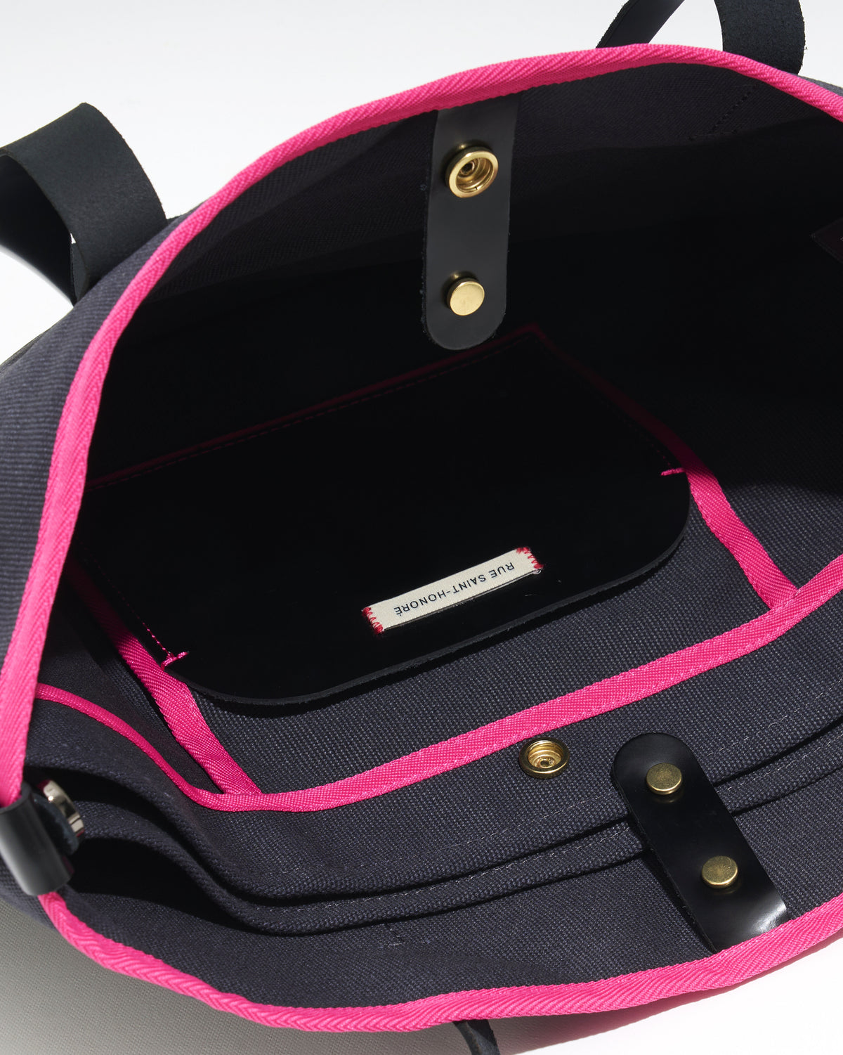 N°8 Canvas Graphite Pink kanvas çanta — iç detay
